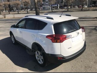 2014 Toyota RAV4 IV (XA40), белый, 2150000 рублей, вид 3