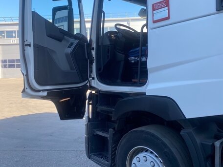 2019 Renault T-Series, белый, 6250000 рублей, вид 2