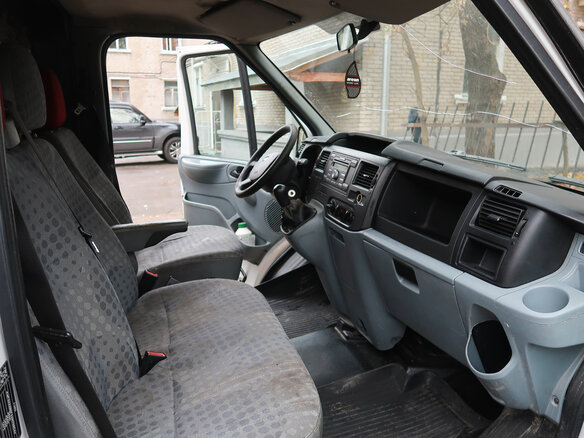 2010 Ford Transit, белый, 1100000 рублей - вид 35