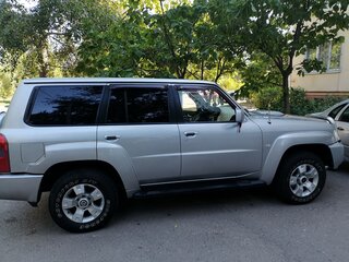 2006 Nissan Patrol V (Y61) Рестайлинг, серебристый, 2000000 рублей, вид 2