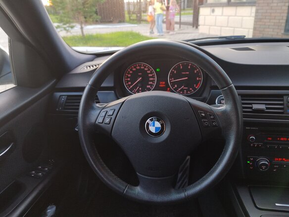 2011 BMW 3 серии 318i V (E90/E91/E92/E93) Рестайлинг, белый, 1480000 рублей - вид 13