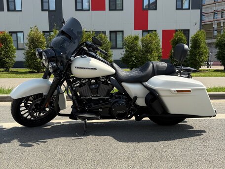 2019 Harley-Davidson Road King, белый, 2790000 рублей, вид 1