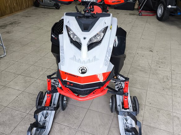 2020 BRP Ski-Doo Summit 850, серебристый, 1800000 рублей - вид 6