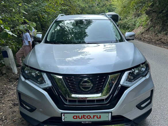 2018 Nissan Rogue II Рестайлинг, серебристый, 1600000 рублей - вид 3