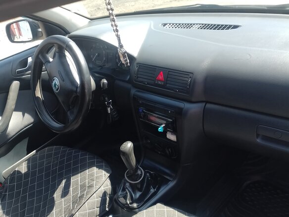 2008 Skoda Octavia I (A4) Рестайлинг, серебристый, 700000 рублей - вид 3