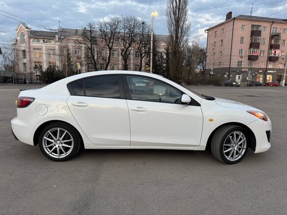 2011 Mazda 3 II (BL), белый, 830000 рублей - вид 2