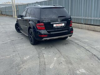 2010 Mercedes-Benz M-Класс 350 II (W164) Рестайлинг, чёрный, 1700000 рублей, вид 4