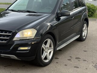 2010 Mercedes-Benz M-Класс 350 II (W164) Рестайлинг, чёрный, 1450000 рублей, вид 3