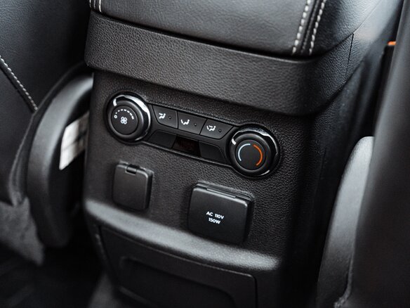 2014 Ford Explorer Sport V, белый, 2500000 рублей - вид 35