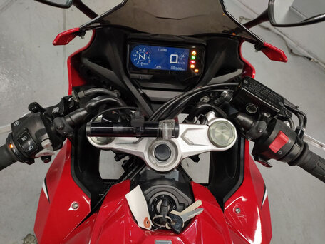 2020 Honda CB 650R, красный, 750000 рублей, вид 5