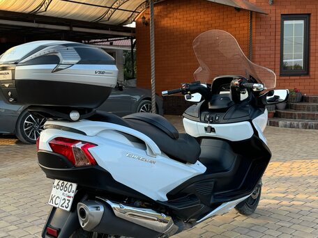 2013 Suzuki Burgman (SkyWave) 650, белый, 609000 рублей, вид 4