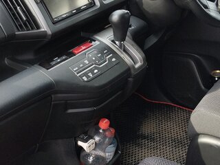 2011 Honda Stepwgn IV, белый, 2100000 рублей, вид 4