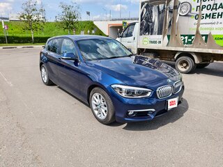 2015 BMW 1 серии 118i II (F20/F21) Рестайлинг, синий, 1400000 рублей, вид 3