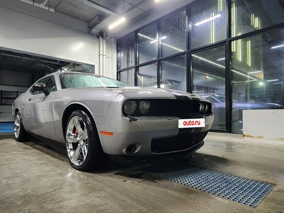 2014 Dodge Challenger III Рестайлинг, серый, 2100000 рублей - вид 4