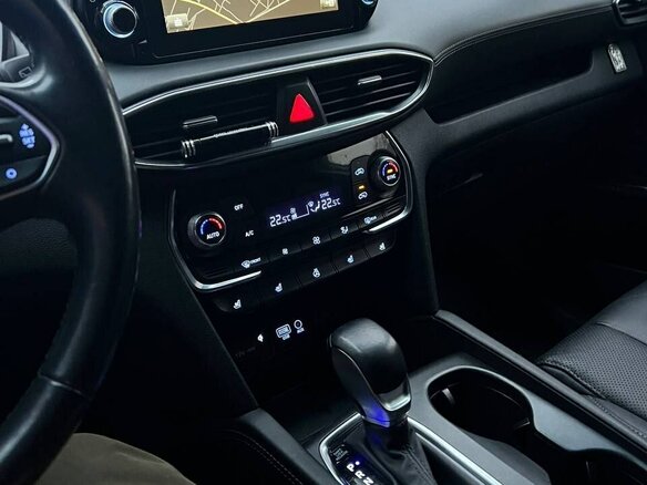 2019 Hyundai Santa Fe IV, серый, 3300000 рублей - вид 11