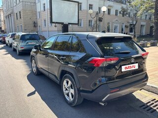 2020 Toyota RAV4 V (XA50), чёрный, 2750000 рублей, вид 4