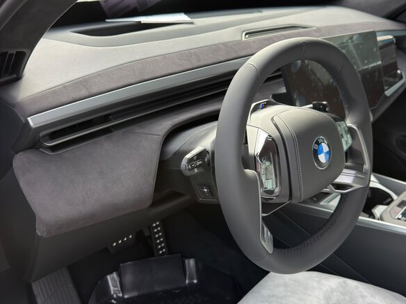2026 BMW X5 40d V (G65), серый, 17900000 рублей - вид 5