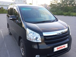 2010 Toyota Noah II (R70), чёрный, 1315000 рублей, вид 2