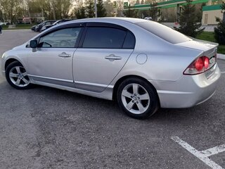 2008 Honda Civic VIII Рестайлинг, серебристый, 600000 рублей, вид 4
