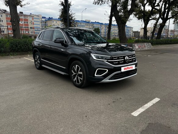 2023 Volkswagen Tayron I Рестайлинг, коричневый, 2960000 рублей - вид 3