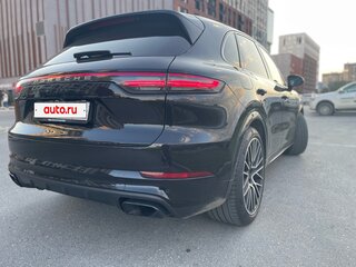 2019 Porsche Cayenne III, чёрный, 6200000 рублей, вид 4
