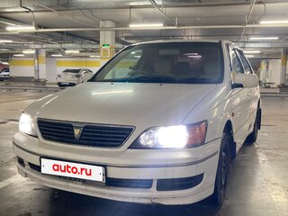 1999 Toyota Vista V (V50), белый, 310000 рублей, вид 2