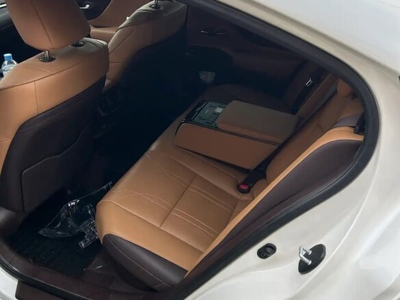 2021 Lexus ES 300h VII, белый, 4110000 рублей - вид 8