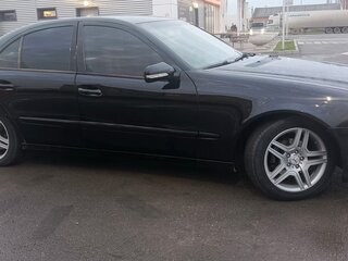 2008 Mercedes-Benz E-Класс 200 III (W211, S211) Рестайлинг, чёрный, 850000 рублей, вид 2