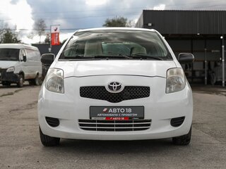 2008 Toyota Yaris II, белый, 409000 рублей, вид 3