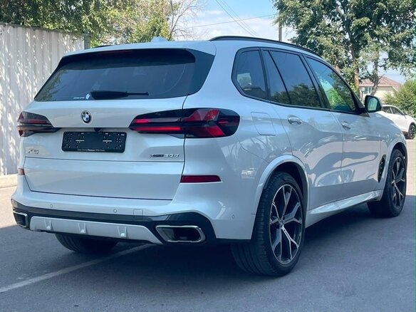 2025 BMW X5 30d IV (G05/G18) Рестайлинг, белый, 13350000 рублей - вид 5
