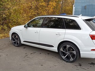 2019 Audi Q7 II (4M), белый, 4200000 рублей, вид 4