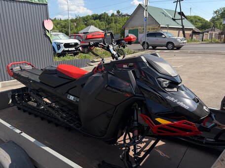 2024 BRP Ski-Doo Summit 850, чёрный, 2527000 рублей, вид 2