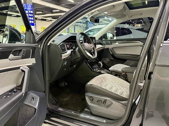 2023 Volkswagen Tayron I Рестайлинг, чёрный, 1870000 рублей - вид 8
