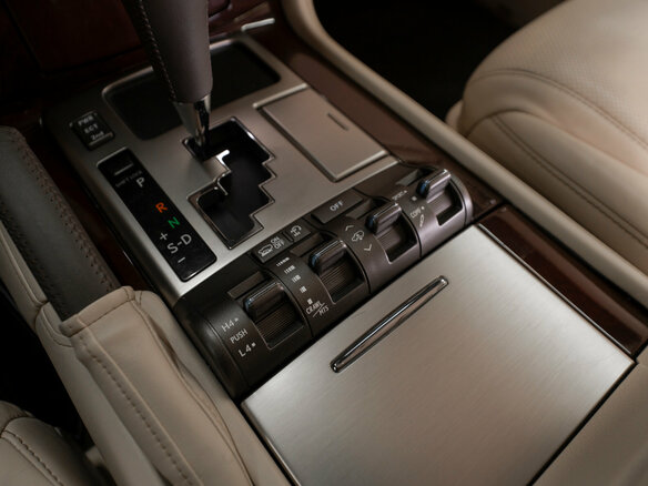 2013 Lexus LX 570 III Рестайлинг, чёрный, 4950000 рублей - вид 21