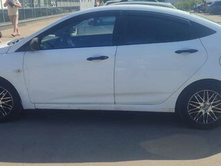 2016 Hyundai Solaris I Рестайлинг, белый, 470000 рублей, вид 4