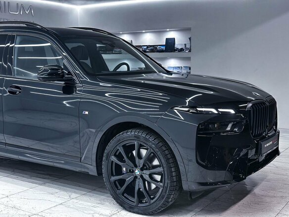 2024 BMW X7 40d I (G07) Рестайлинг, чёрный, 13300000 рублей - вид 2