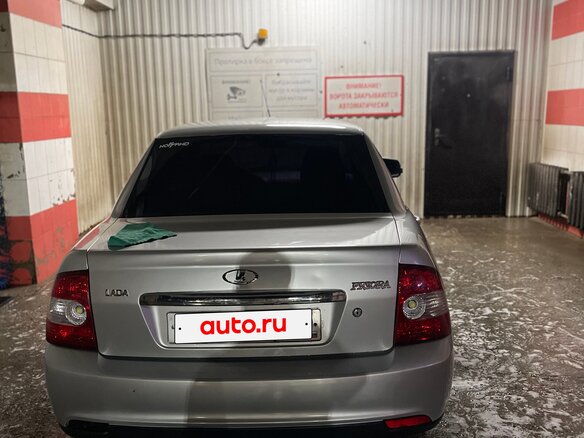 2011 Lada (ВАЗ) Priora I, серебристый, 200000 рублей - вид 2