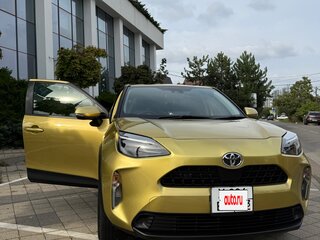2022 Toyota Yaris Cross I, золотистый, 2150000 рублей, вид 1