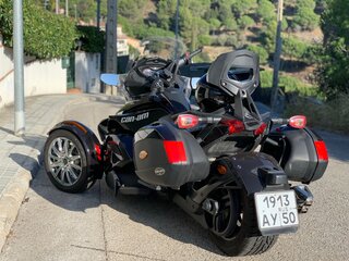 2014 BRP Can-Am Spyder, чёрный, 1200000 рублей, вид 2