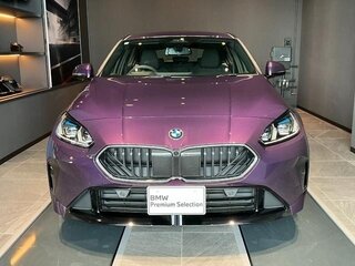 2026 BMW 1 серии 118d IV (F70), фиолетовый, 4092777 рублей, вид 2