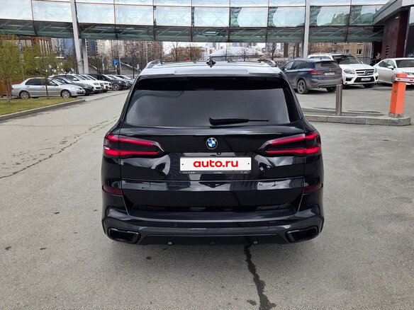 2022 BMW X5 40i IV (G05/G18), чёрный, 10810000 рублей - вид 6