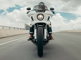 2026 Harley-Davidson Low Rider ST, белый, 3390000 рублей, вид 3