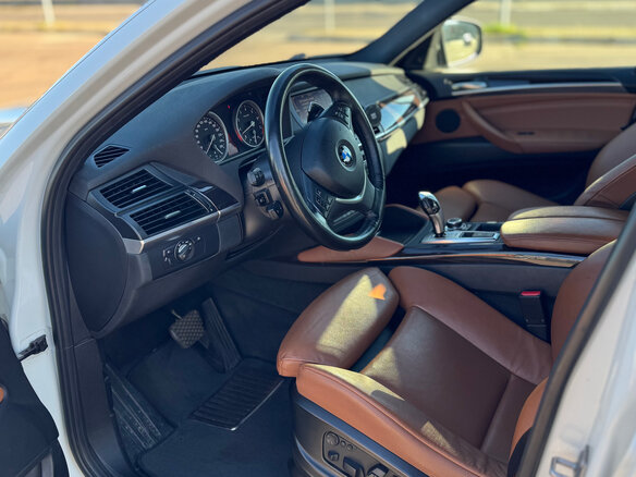 2011 BMW X6 35i 8-speed I (E71), белый, 2400000 рублей - вид 5