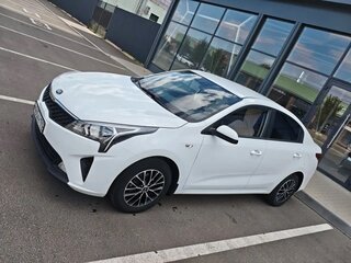 2020 Kia Rio IV Рестайлинг, белый, 1550000 рублей, вид 2