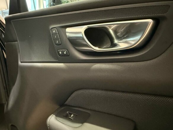 2026 Volvo XC60 II Рестайлинг 2, чёрный, 6650000 рублей - вид 30