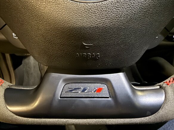 2019 Chevrolet Camaro ZL1 VI Рестайлинг, жёлтый, 6990000 рублей - вид 15