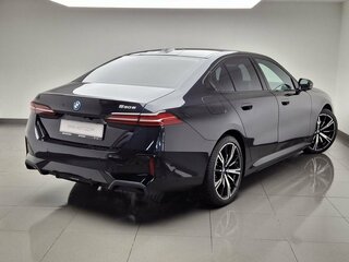 2025 BMW 5 серии 530e VIII (G60/G61/G68), чёрный, 9240000 рублей, вид 3