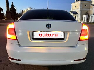2010 Skoda Octavia II (A5) Рестайлинг, белый, 500000 рублей, вид 3