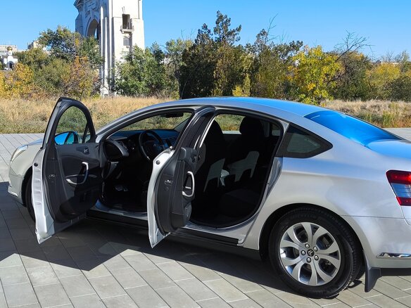 2011 Citroen C5 II, серебристый, 1100000 рублей - вид 27