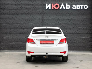 2015 Hyundai Solaris I Рестайлинг, белый, 970000 рублей, вид 5